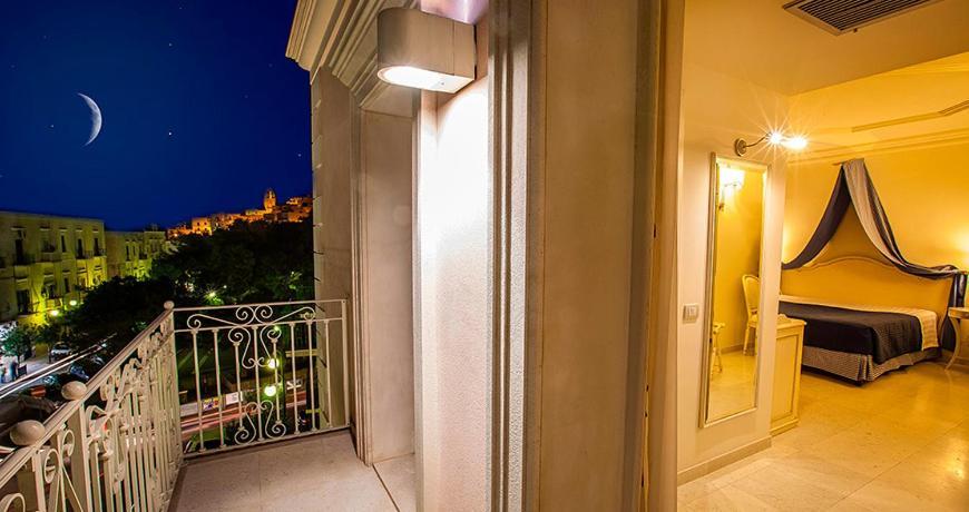 Palace Hotel ヴィエステ エクステリア 写真