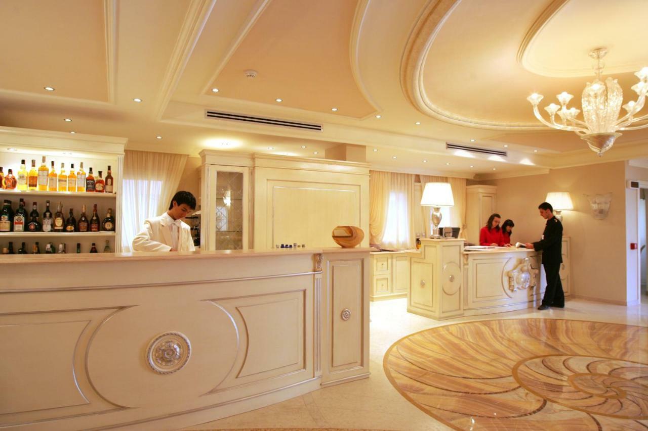 Palace Hotel ヴィエステ エクステリア 写真